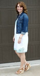 White Summer Dress - This dress is perfect for an outdoor casual wedding, garden party or wear it out to dinner when you know you'll be seated outside. It's fully lined, sits just at the knee and very comfortable. Click through to see where to purchase. White Summer Dress - This dress is perfect for an outdoor casual wedding, garden party or wear it out to dinner when you know you'll be seated outside. It's fully lined, sits just at the knee and very comfortable. Click through to see where to purchase.