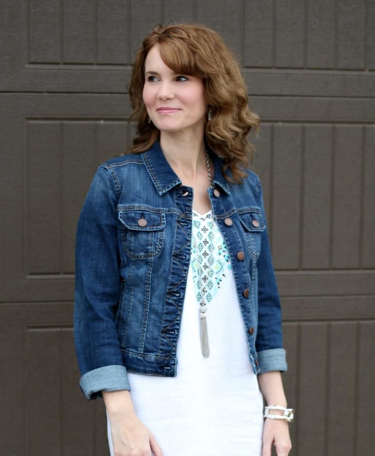 White Summer Dress - This dress is perfect for an outdoor casual wedding, garden party or wear it out to dinner when you know you'll be seated outside. It's fully lined, sits just at the knee and very comfortable. Click through to see where to purchase. White Summer Dress - This dress is perfect for an outdoor casual wedding, garden party or wear it out to dinner when you know you'll be seated outside. It's fully lined, sits just at the knee and very comfortable. Click through to see where to purchase.