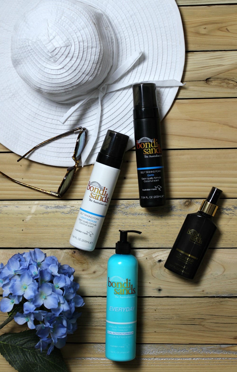 Do you want a summer tan without the sun? Read on to see how sunless tanning products can give you a gorgeous glow with some of my best sunless tanning tips and hacks.