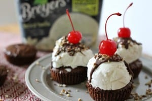From Birthday parties and get-togethers with friends, to just because moments, these Brownie Sundae Cupcakes are sure to be a big hit. Plus, they are super easy to make! From Birthday parties and get-togethers with friends, to just because moments, these Brownie Sundae Cupcakes are sure to be a big hit. Plus, they are super easy to make!