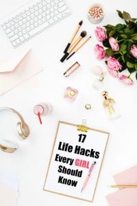 These 17 Life Hacks Every Girl Should Know are ingenious! From beauty tips and hair tricks, to organization ideas for your home, you'll find something here to make life just a tad easier. I carry #1 in my purse! These 17 Life Hacks Every Girl Should Know are ingenious! From beauty tips and hair tricks, to organization ideas for your home, you'll find something here to make life just a tad easier. I carry #1 in my purse!