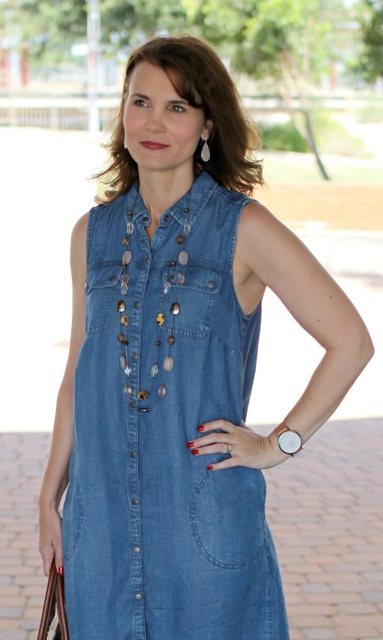 A versatile denim dress outfit that's perfect as your go-to summer dress. A versatile denim dress outfit that's perfect as your go-to summer dress.