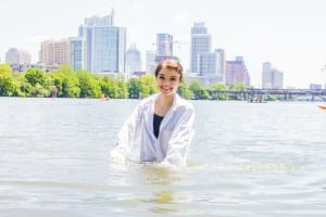 Are you looking for unique ideas for senior pictures? These 15 ideas for girls include fun poses, outfits and show you how to capture your subject's personality. These were all shot in Austin, Texas by Zac Franklin photography. Are you looking for unique ideas for senior pictures? These 15 ideas for girls include fun poses, outfits and show you how to capture your subject's personality. These were all shot in Austin, Texas by Zac Franklin photography.