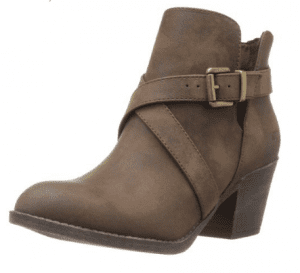 The summer to fall transition can be tricky when it comes to getting dressed. If you're like me, you really want to start wearing those fall trends but it's still quite hot outside. One way to beat the heat and wear those fall finds is with a great pair of summer to fall transitional shoes. The summer to fall transition can be tricky when it comes to getting dressed. If you're like me, you really want to start wearing those fall trends but it's still quite hot outside. One way to beat the heat and wear those fall finds is with a great pair of summer to fall transitional shoes.