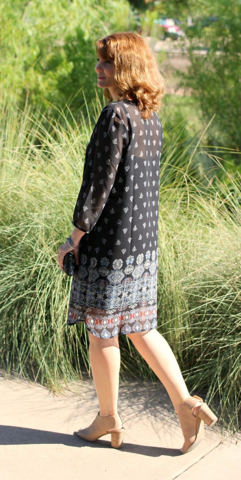 Outfit ideas for women: A pullover dress that's perfect for the summer to fall transition time. Pair it with ankle or peep toe booties and some accessories. Outfit ideas for women: A pullover dress that's perfect for the summer to fall transition time. Pair it with ankle or peep toe booties and some accessories.