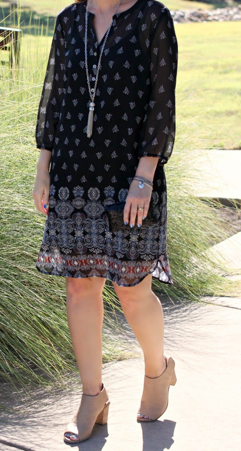 Outfit ideas for women: A pullover dress that's perfect for the summer to fall transition time. Pair it with ankle or peep toe booties and some accessories. Outfit ideas for women: A pullover dress that's perfect for the summer to fall transition time. Pair it with ankle or peep toe booties and some accessories.