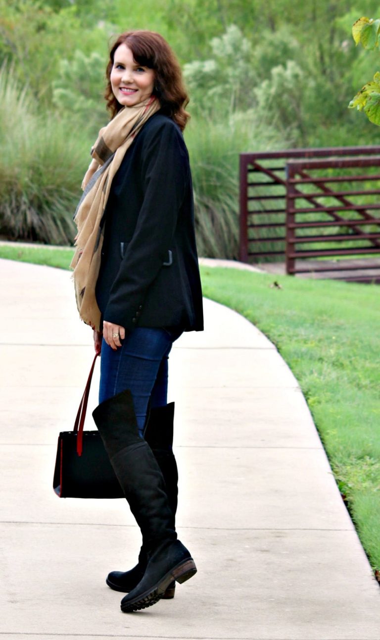 Your go-to black blazer outfit for all of your fall fashion needs. Pair a blazer with your favorite tee, denim and knee high boots for a nice mix between casual and dressy. Your go-to black blazer outfit for all of your fall fashion needs. Pair a blazer with your favorite tee, denim and knee high boots for a nice mix between casual and dressy.