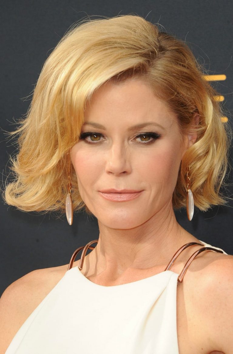 Of course the gowns are incredible at the Emmy's and gain lots of attention, but what I love is all of the celebrity hairstyles! Click through to see all of the gorgeous celebrity hair from gals like Kerry Washington, Ellie Kemper and Kristen Bell. Of course the gowns are incredible at the Emmy's and gain lots of attention, but what I love is all of the celebrity hairstyles! Click through to see all of the gorgeous celebrity hair from gals like Kerry Washington, Ellie Kemper and Kristen Bell.