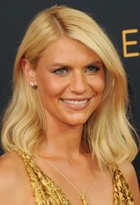 Of course the gowns are incredible at the Emmy's and gain lots of attention, but what I love is all of the celebrity hairstyles! Click through to see all of the gorgeous celebrity hair from gals like Kerry Washington, Ellie Kemper and Kristen Bell. Of course the gowns are incredible at the Emmy's and gain lots of attention, but what I love is all of the celebrity hairstyles! Click through to see all of the gorgeous celebrity hair from gals like Kerry Washington, Ellie Kemper and Kristen Bell.