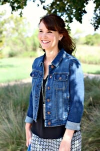 Fall outfit idea: A classic pencil skirt is timeless and a very versatile item to have in your wardrobe. Fall outfit idea: A classic pencil skirt is timeless and a very versatile item to have in your wardrobe.