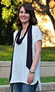 Fall Outfit idea: Pair a skinny scarf with a tunic, jeans and ankle boots. See three different ways to tie a skinny scarf for different looks. Fall Outfit idea: Pair a skinny scarf with a tunic, jeans and ankle boots. See three different ways to tie a skinny scarf for different looks.