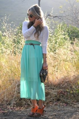 What to Wear with a Maxi Skirt | Mom Fabulous