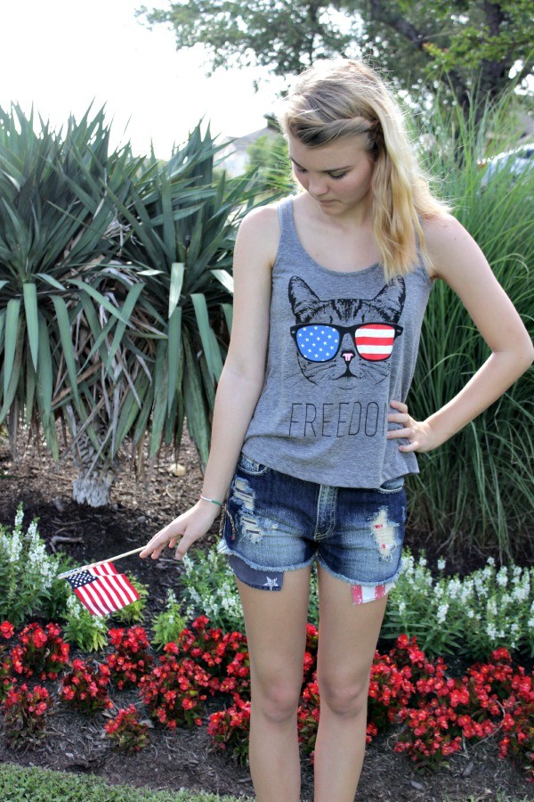 Outfit Ideas for July 4th, July 4th outfit ideas, cute outfit ideas for fourth of july, outfit ideas for teens, outfit ideas for moms