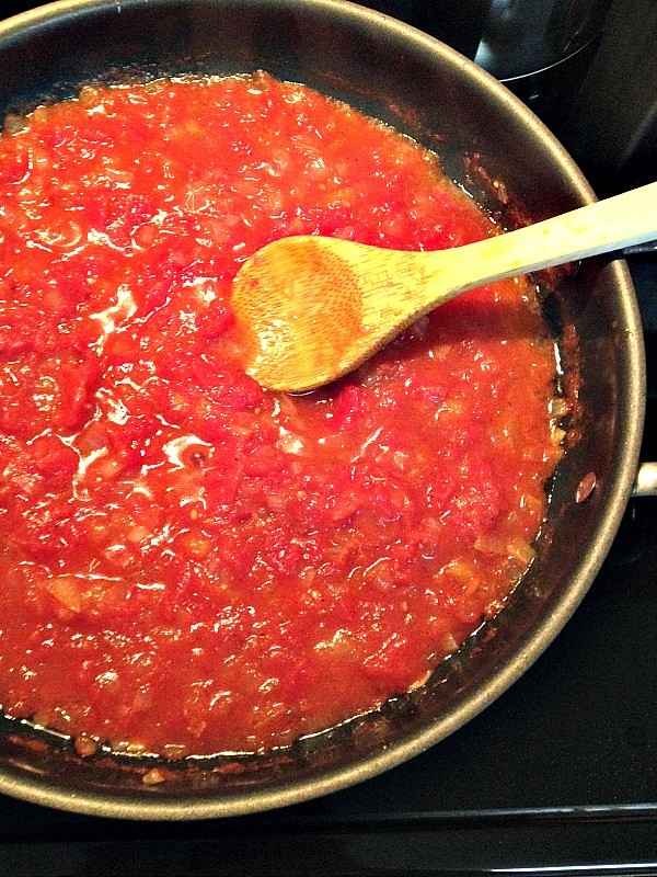 tomato sauce recipe, how to make tomato sauce, best tomato sauce recipe