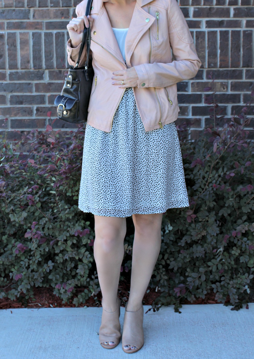 Cute Outfit Ideas Featuring a Pink Leather Jacket