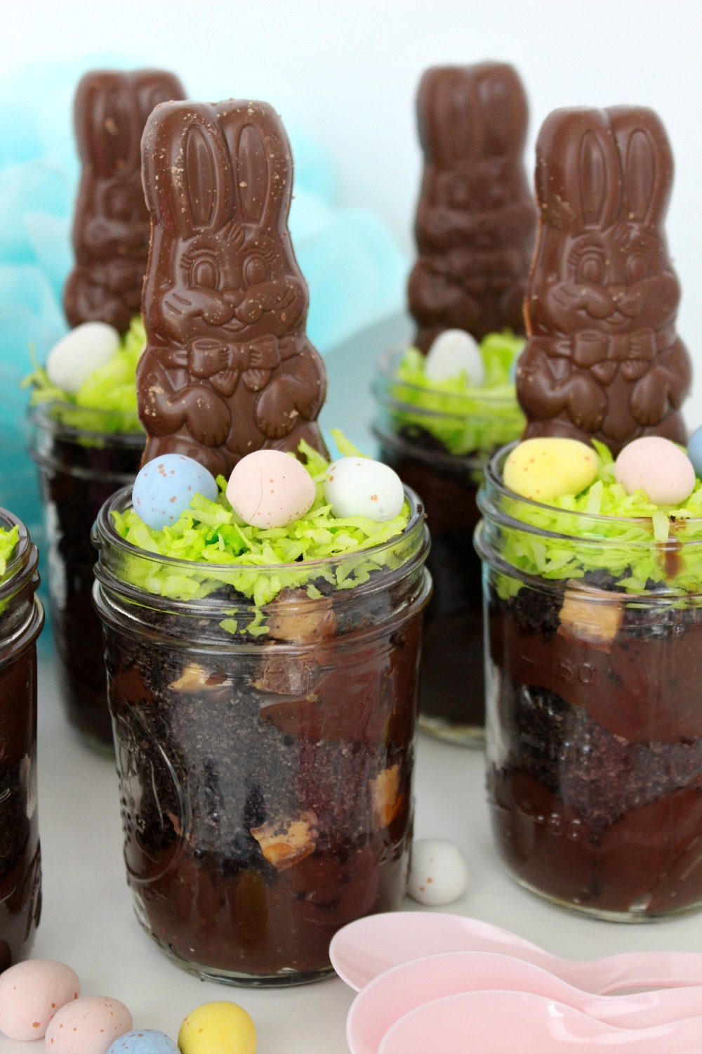 An Easy &amp; Delicious Easter Dessert Using Classic and New Candies from ...