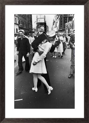 sailor clutching nurse in times square