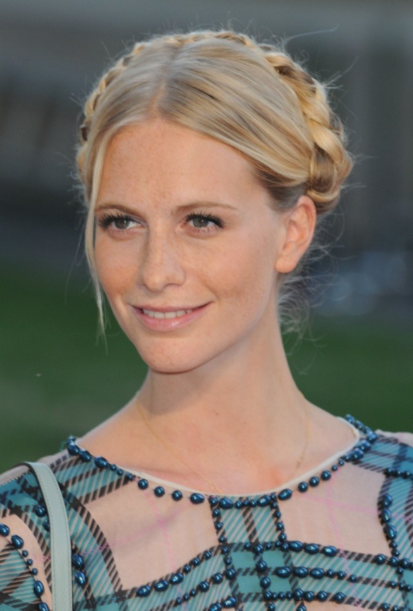 How to do a crown braid. Braid on Poppy Delevingne,