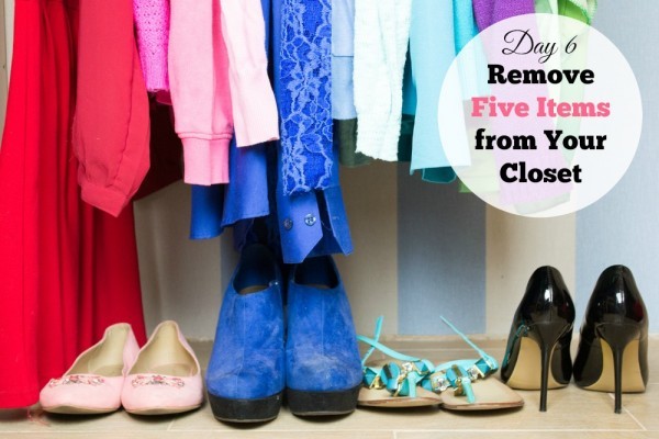 Day 6 of 31 Days of Fashion is a challenge. Can you get rid of five things in your closet? I got rid of over 100. See why and how it made me feel.