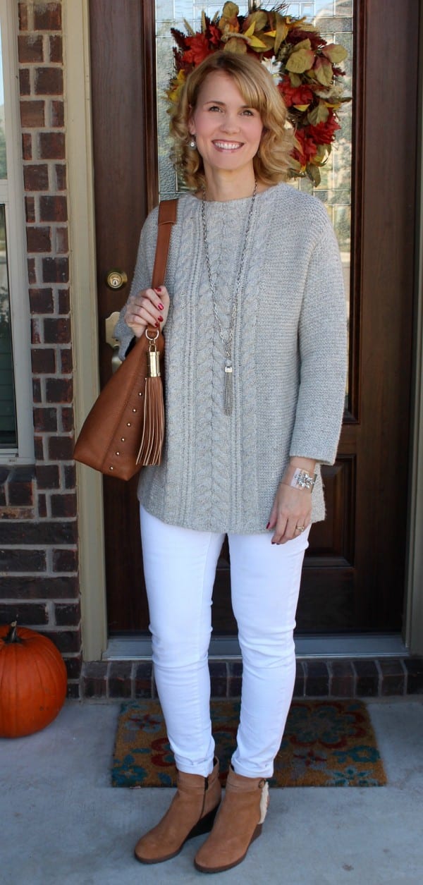 Fall Outfit Ideas featuring one of my favorite color combinations white + gray. Pair it with these perfect and so incredubly comfortable brown ankle boots, a purse to match and you have one perfect outfit for celebrating the cool season.