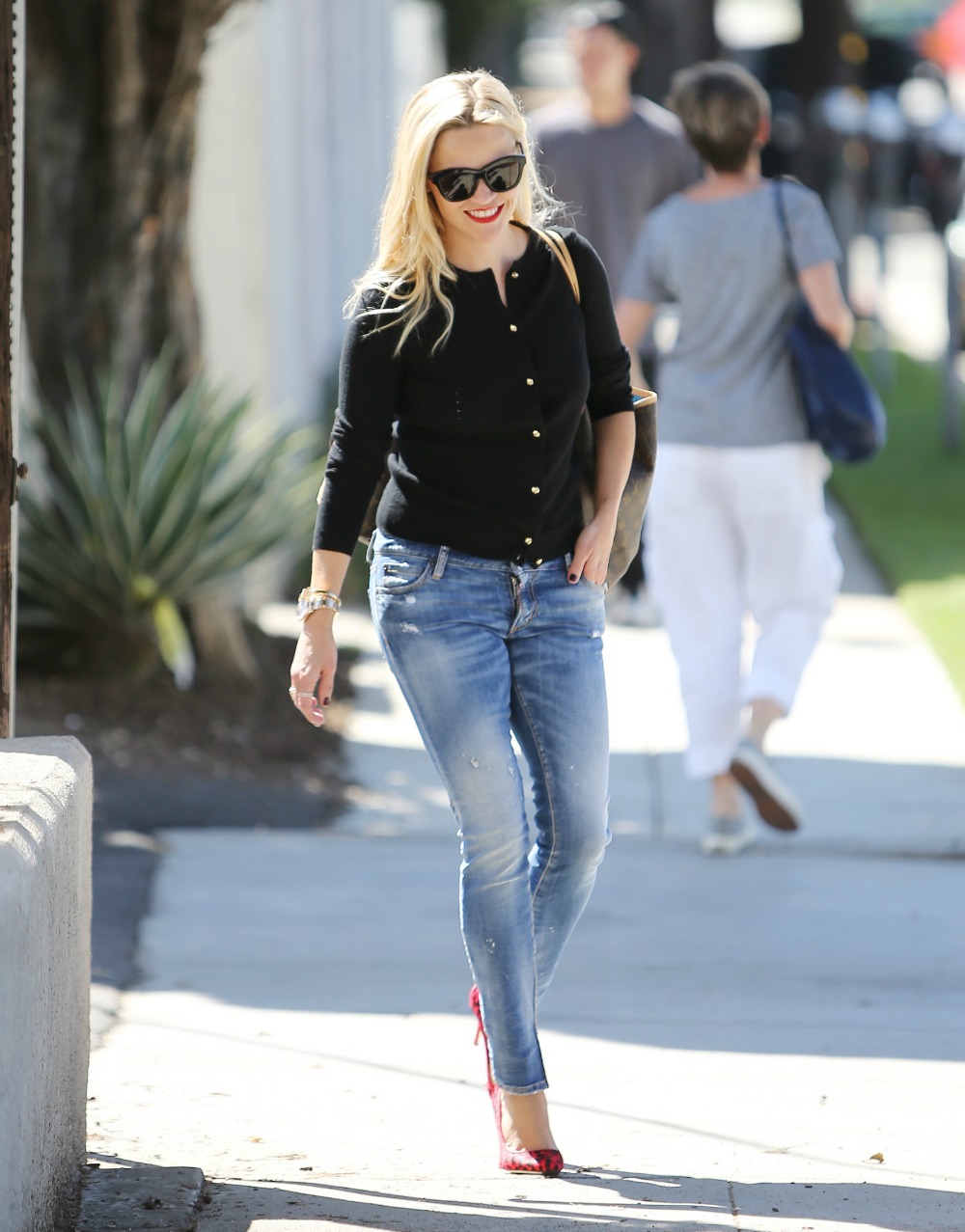 Reese Witherspoon Street Style