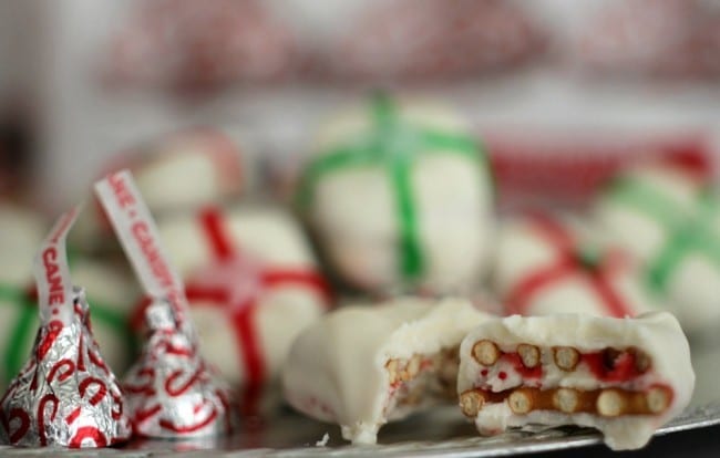 Peppermint Kisses Present Bites- These little bites are fun to make, delicious to eat and are a peppermint party for your taste-buds. With only four easy to find ingredients, these bites are incredibly easy to make!