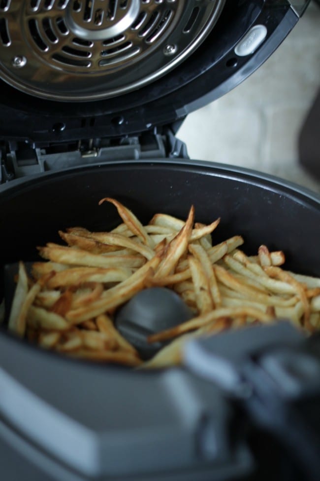 How to make french fries the easy way! Make fresh cut fries with low oil, low mess and low difficulty level. Get ready to dish up some crispy, salty, tasty fries for your family.