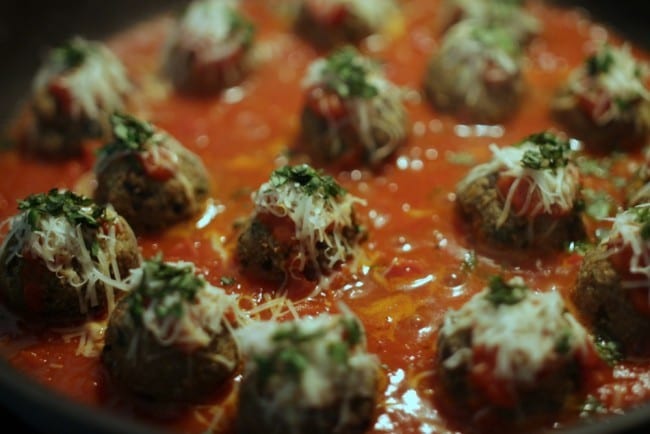 Eggplant meatballs recipe - If you're looking for a delicious main dish for vegetarians, these eggplant meatballs are perfect for everyone. (Even meat eaters!)