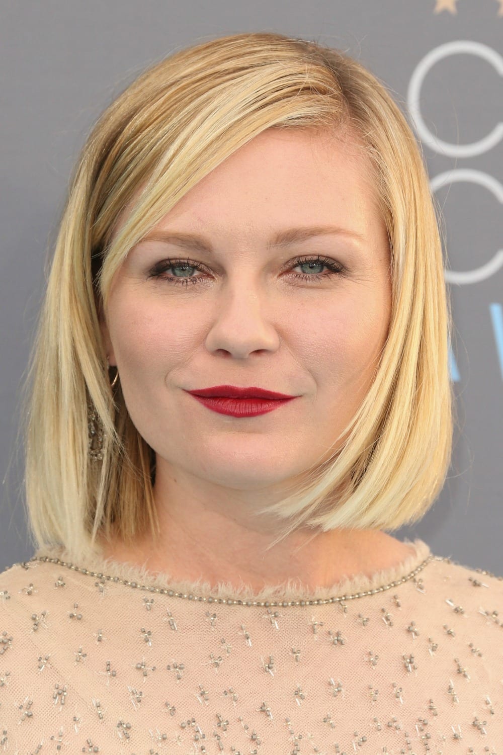 20 Hairstyles For Short Hair You Will Want To Show Your Stylist Mom Fabulous 20 Hairstyles For Short Hair You Will Want To Show Your Stylist Mom Fabulous