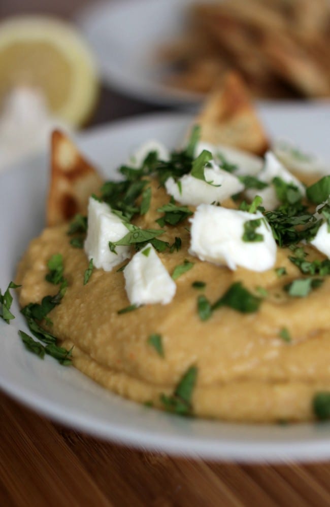 This taco hummus recipe i s easy, tasty and requires ingredients easily found in your local grocery store. With ingredients like fresh garlic and olive oil, you know it's got to be good!