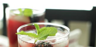 It’s almost iced tea season, which is a big deal in the South! To satisfy your sweet tooth and iced tea craving, whip up a pitcher of this Blackberry Mint Iced Tea perfectly sweetened with Zing Zero Calorie Stevia Sweetener.