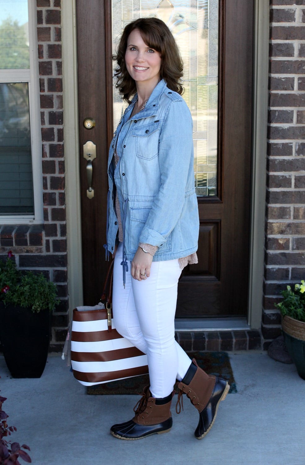 A Duck Boots Outfit for Spring My Favorite Color Combo for the Season Mom Fabulous