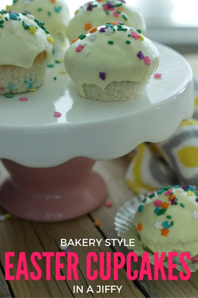 Easter Cupcake Idea -- Whether you planned on making Easter cupcakes or your 4th grader sprung it on you the night before that he/she needed them for a party, do I have the easiest idea for you. Thanks to this fun icing technique I discovered, you'll have bakery worthy cupcakes in a jiffy.