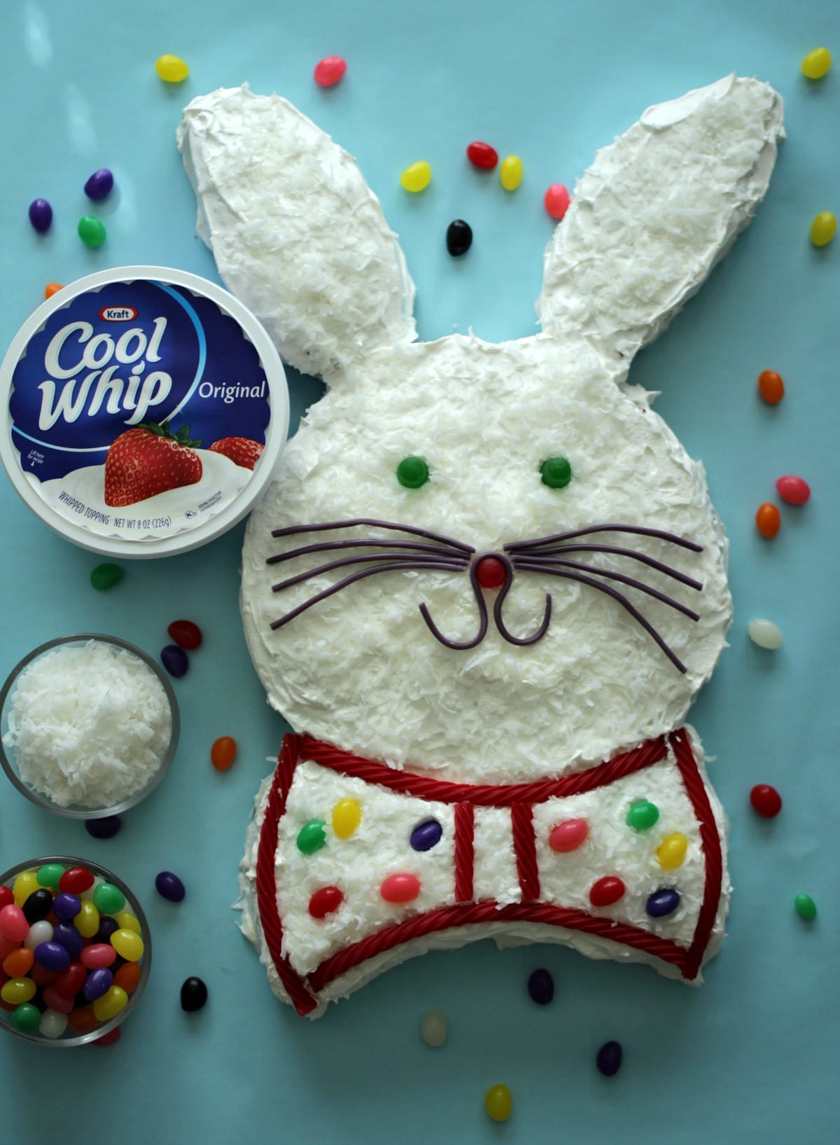 If you want to make an Easter dessert for your kids, co-workers, a party or just because, do I have the cake for you. This Bunny Cake from Kraft is guaranteed to put a smile on everyone’s face. I mean, just look at it!