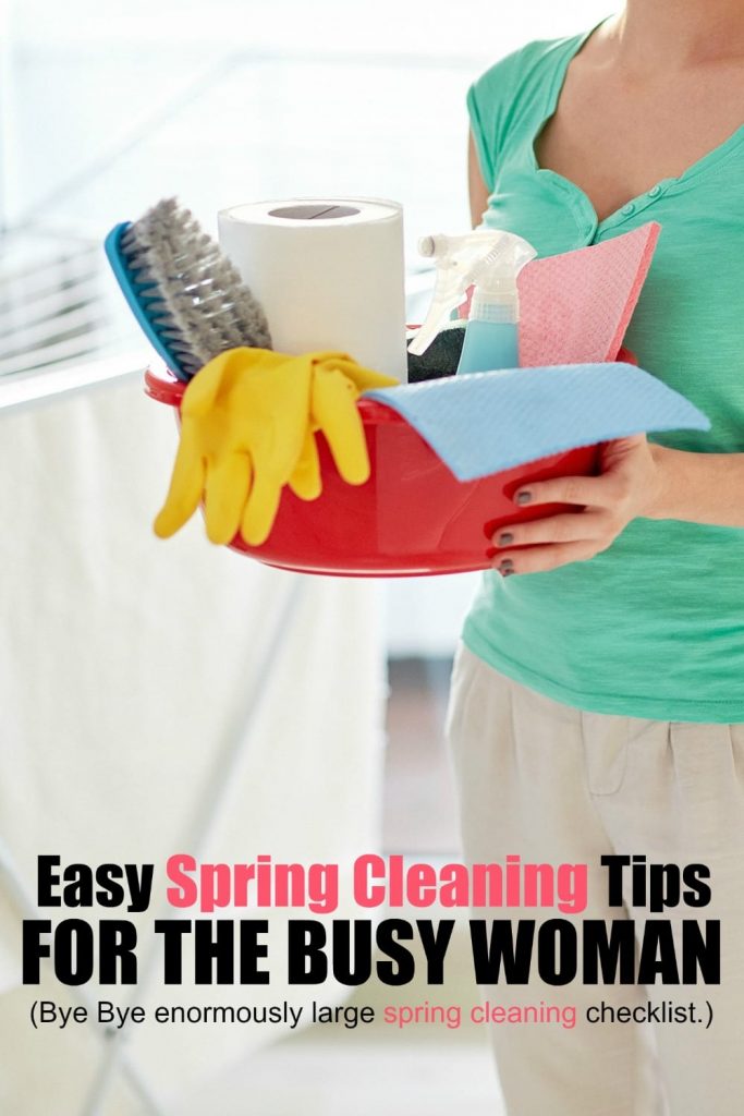 Does the term 'spring cleaning' make your eye twitch, your heart beat a little faster and send your energy level way down? I hear ya. Me too. It's not that I hate to clean and my home isn't super messy, but when I start looking at spring cleaning tips and checklists, it stresses me out! Here's how I tackle spring cleaning so it fits in with my busy life.