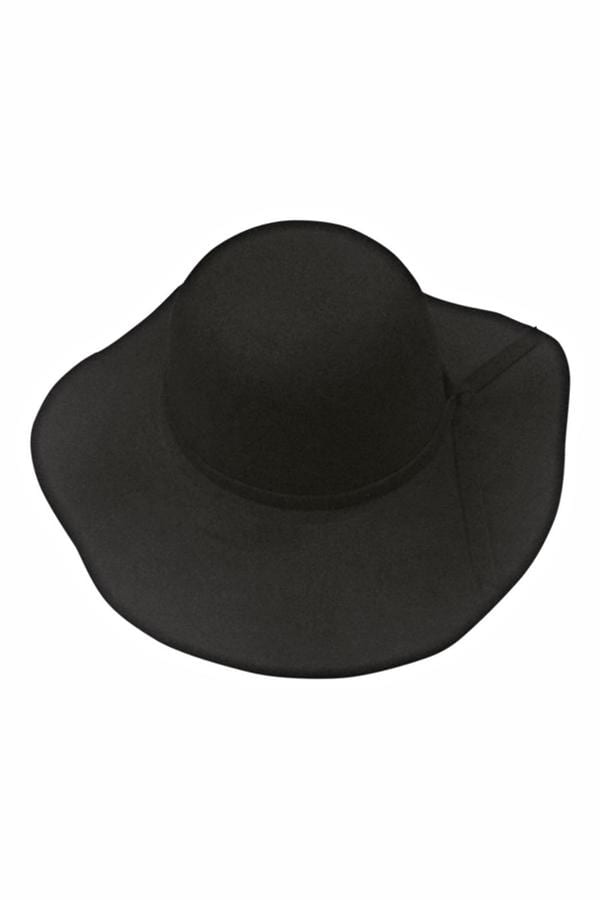 black floppy hat