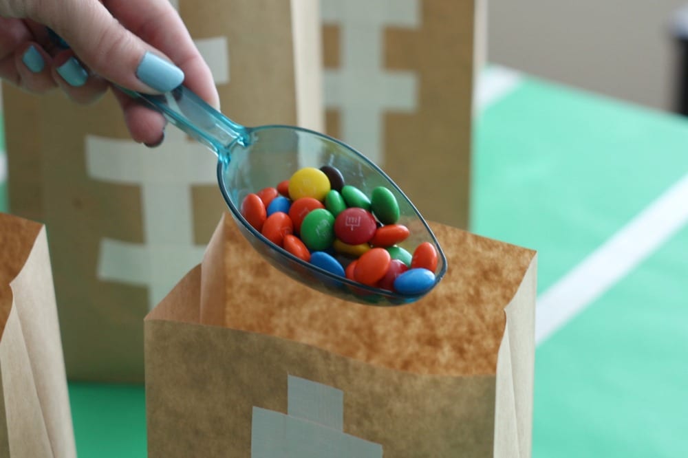 Football party ideas - snacks, table decor and party bags.