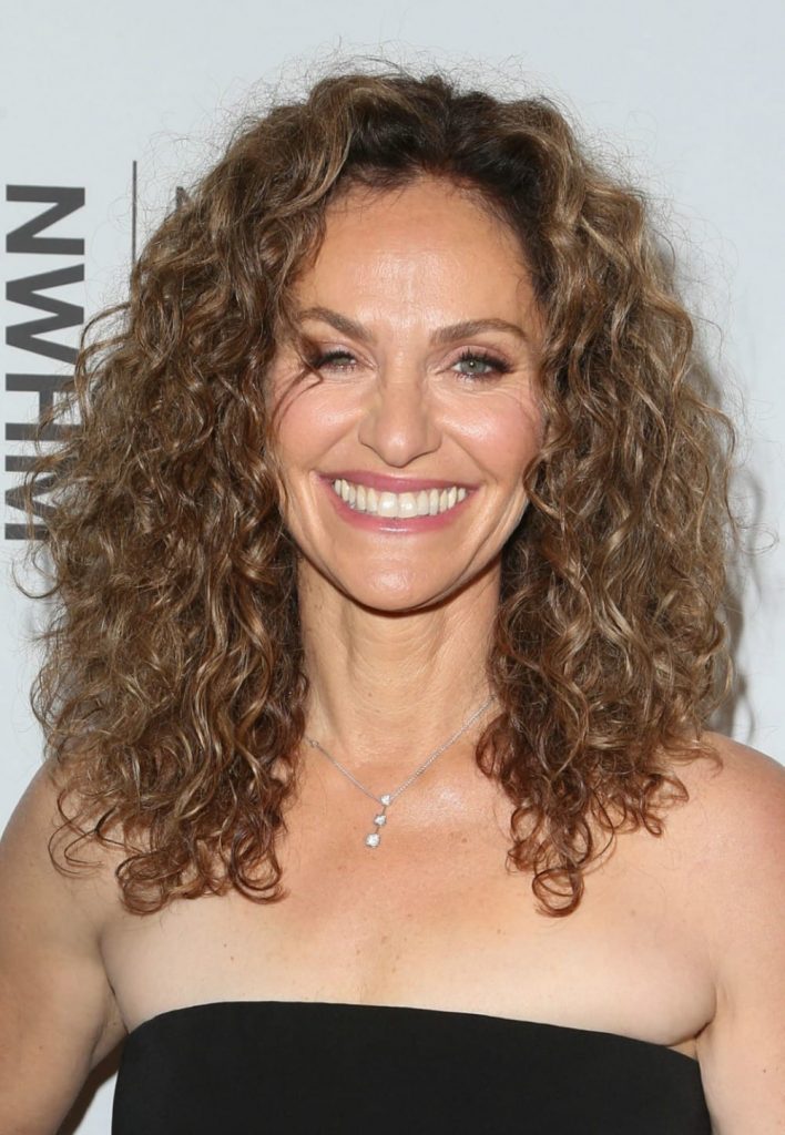 Celebrity hairstyles of the week - Amy Brenneman glows at the 5th Annual Women Making History Brunch.