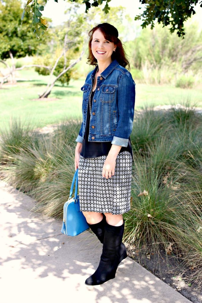 Fall outfit idea: A classic pencil skirt is timeless and a very versatile item to have in your wardrobe.