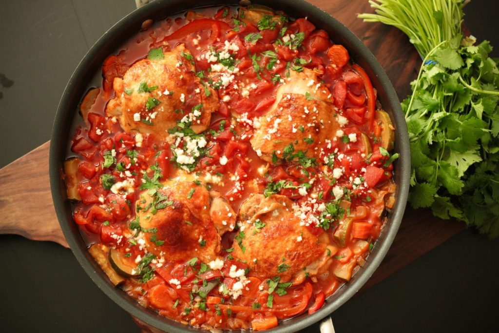 An easy one pot meal idea perfect for chicken and veggie lovers. 