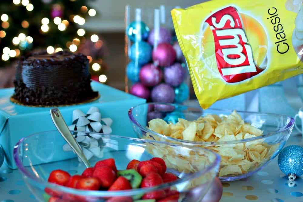 holiday-movie-themed-white-elephant-party-food-d-cor-gift-ideas