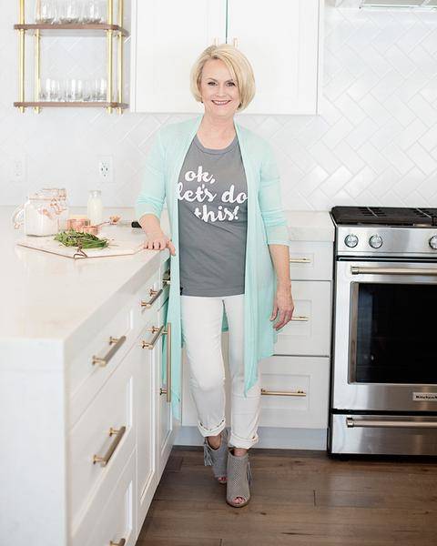 If your spring outfits could use a refresh, I have just the apparel line for you! It's mom approved and features gorgeous spring colors.