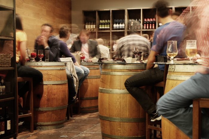 How to Organize a Pub Crawl with Friends