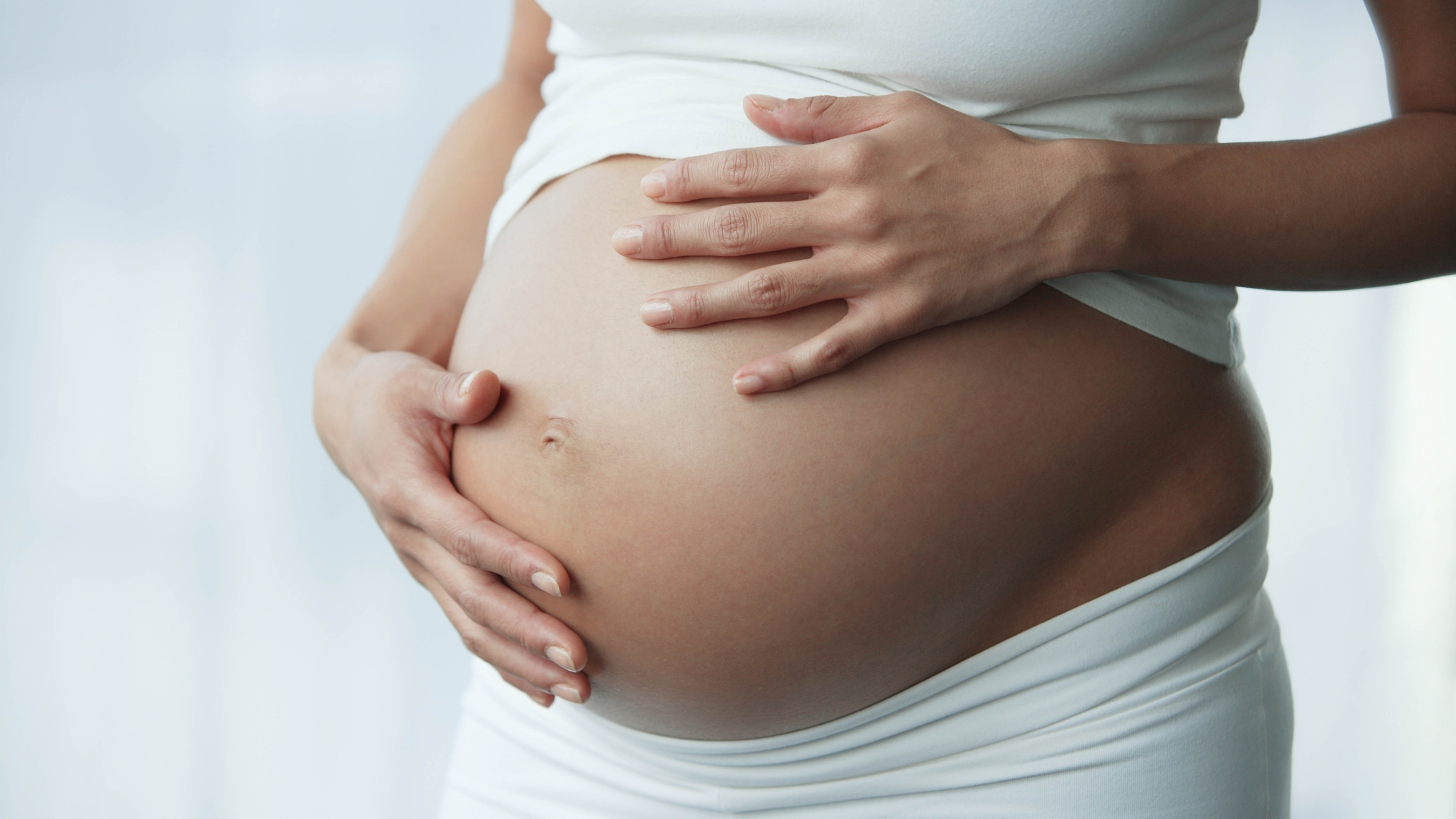 3 Products For Minimizing Pregnancy Stretch Marks